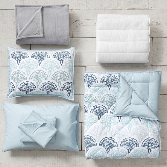 feather scallop deluxe comforter set with comforter sheet feather scallop deluxe comforter set with comforter sheet